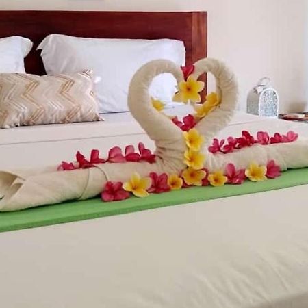 Pineapple Guest House Gili Air Exteriör bild