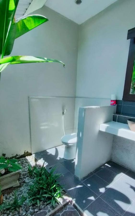 Pineapple Guest House Gili Air Exteriör bild