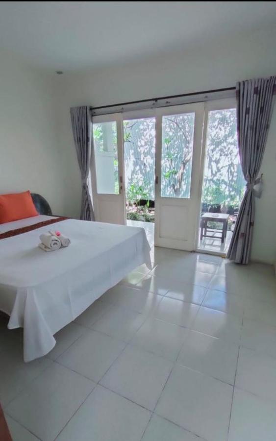 Pineapple Guest House Gili Air Exteriör bild