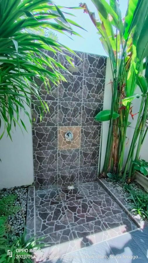 Pineapple Guest House Gili Air Exteriör bild
